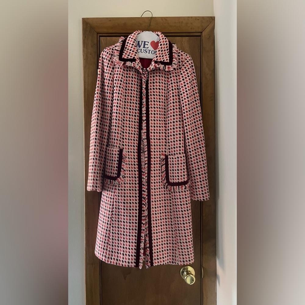 Fall coat, patterned colors, lined, RUNS SMALL metal clasps dry cleaned